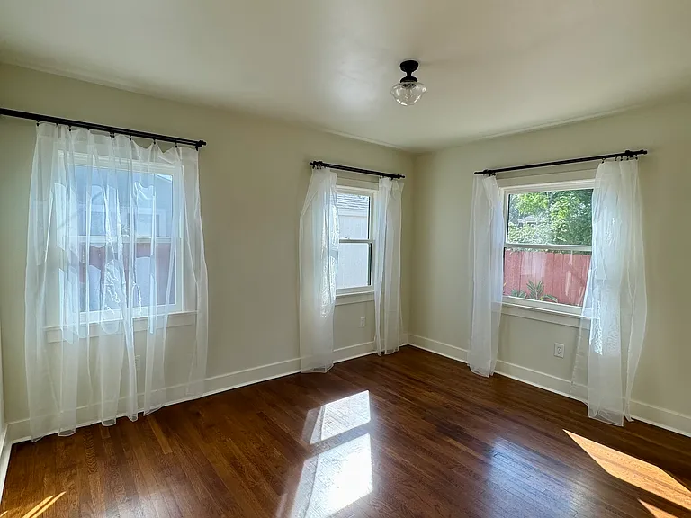 3425 Bancroft St — Photo 22