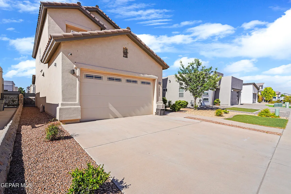 Building Photo - 12333 Desert Dove Ave