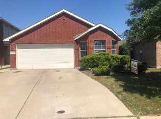 3109 Hollow Valley Dr, Fort Worth, TX 76244