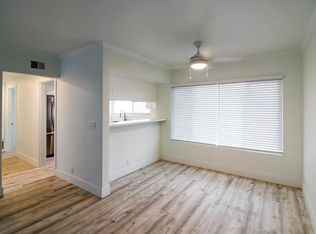 1069 Buckingham Ln APT 2, Newport Beach, CA 92660