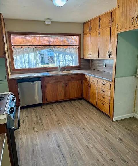 1418 Byron Ave — Photo 7