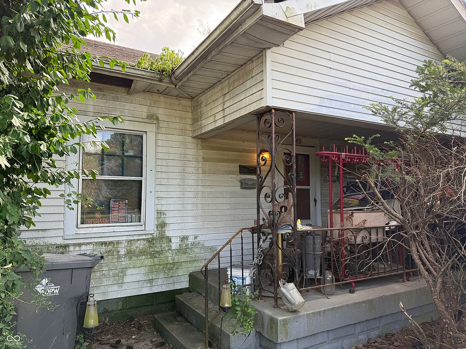 1st image of 749 E Pleasant Run Parkway South Dr