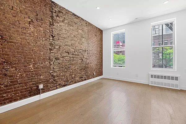 Rented by REAL New York | media 2