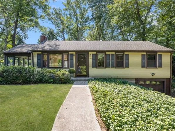 306 Division St, East Greenwich, RI 02818