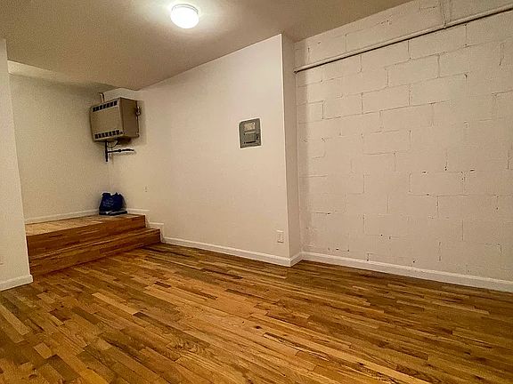 2nd image of 276 S 5th St APT 1B