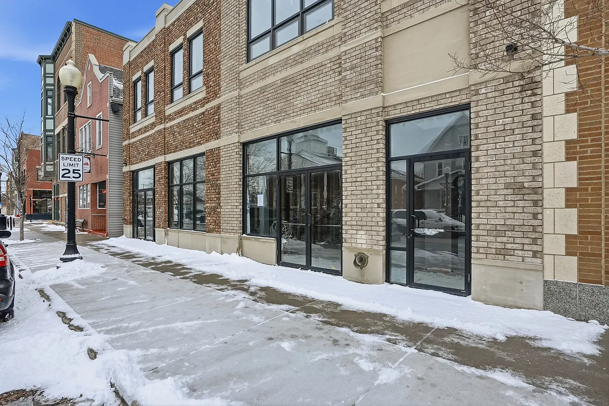 Building Photo - 1540 119th St #200