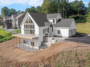 321 Sunnyhill Rd, Lunenburg, MA 01462