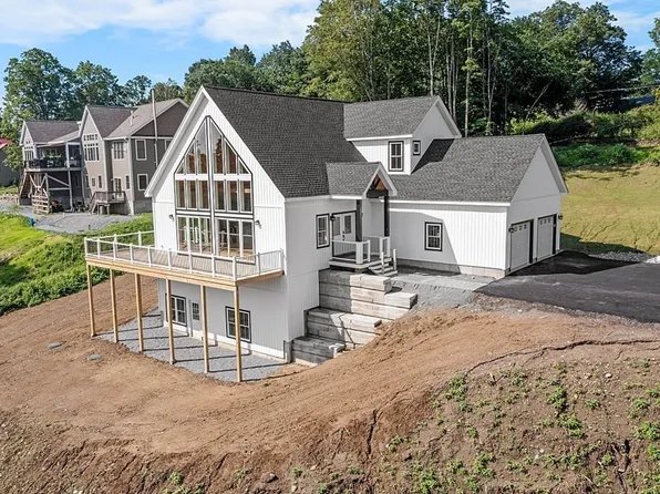 321 Sunnyhill Rd, Lunenburg, MA 01462