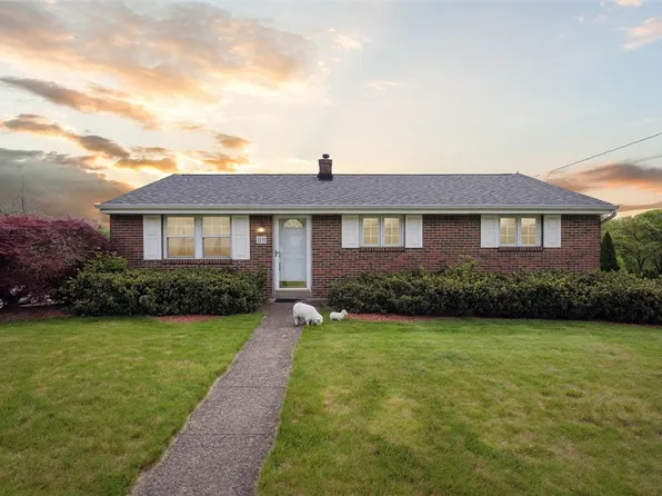 53 Maplewood Ct, Delmont, PA 15626