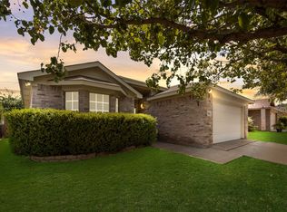 9961 Long Rifle Dr, Fort Worth, TX 76108