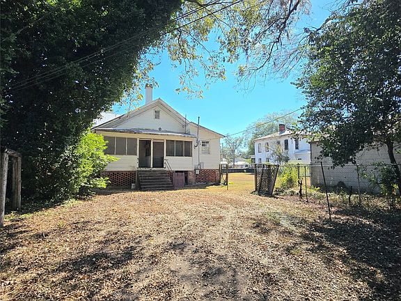 4th image of 707 Dallas Ave