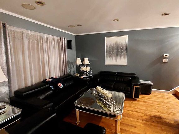 4th image of 9851 Garden Ct