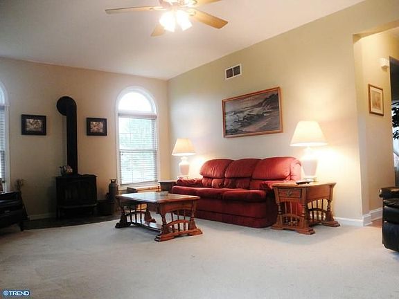 3rd image of 40 Millwood Dr