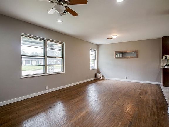 4th image of 1218 Belmont St