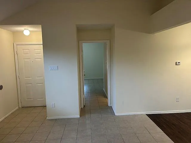 825 Mica Ln — Photo 6