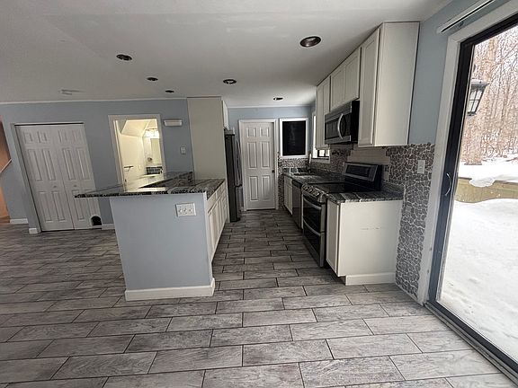 3rd image of 54 Saginaw Trl #64