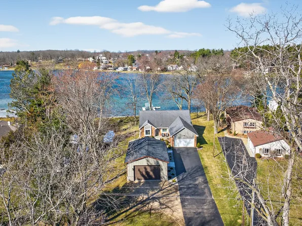 242 Steves Scenic Dr, Horton, MI 49246