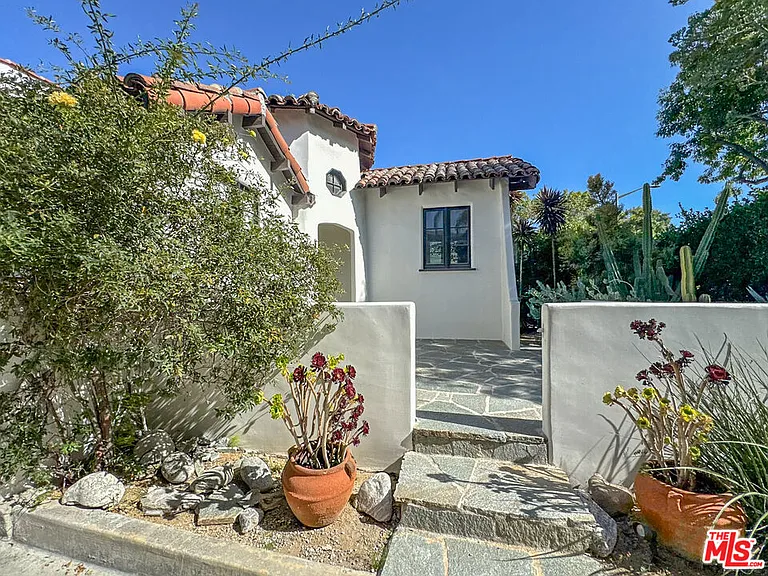 345 Westbourne Dr — Photo 34