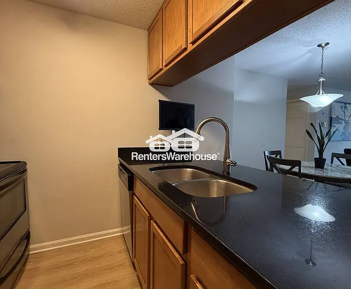 520 Ridgewood Ave #102 — Photo 3