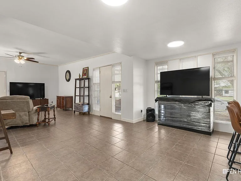 2904 Sturdevandt Pl — Photo 11