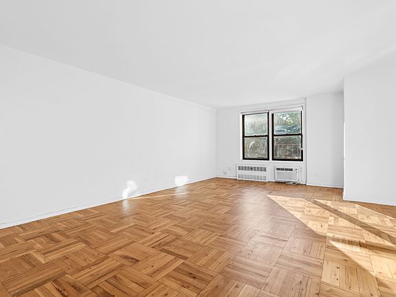 3rd image of 165 Christopher St APT 1CC
