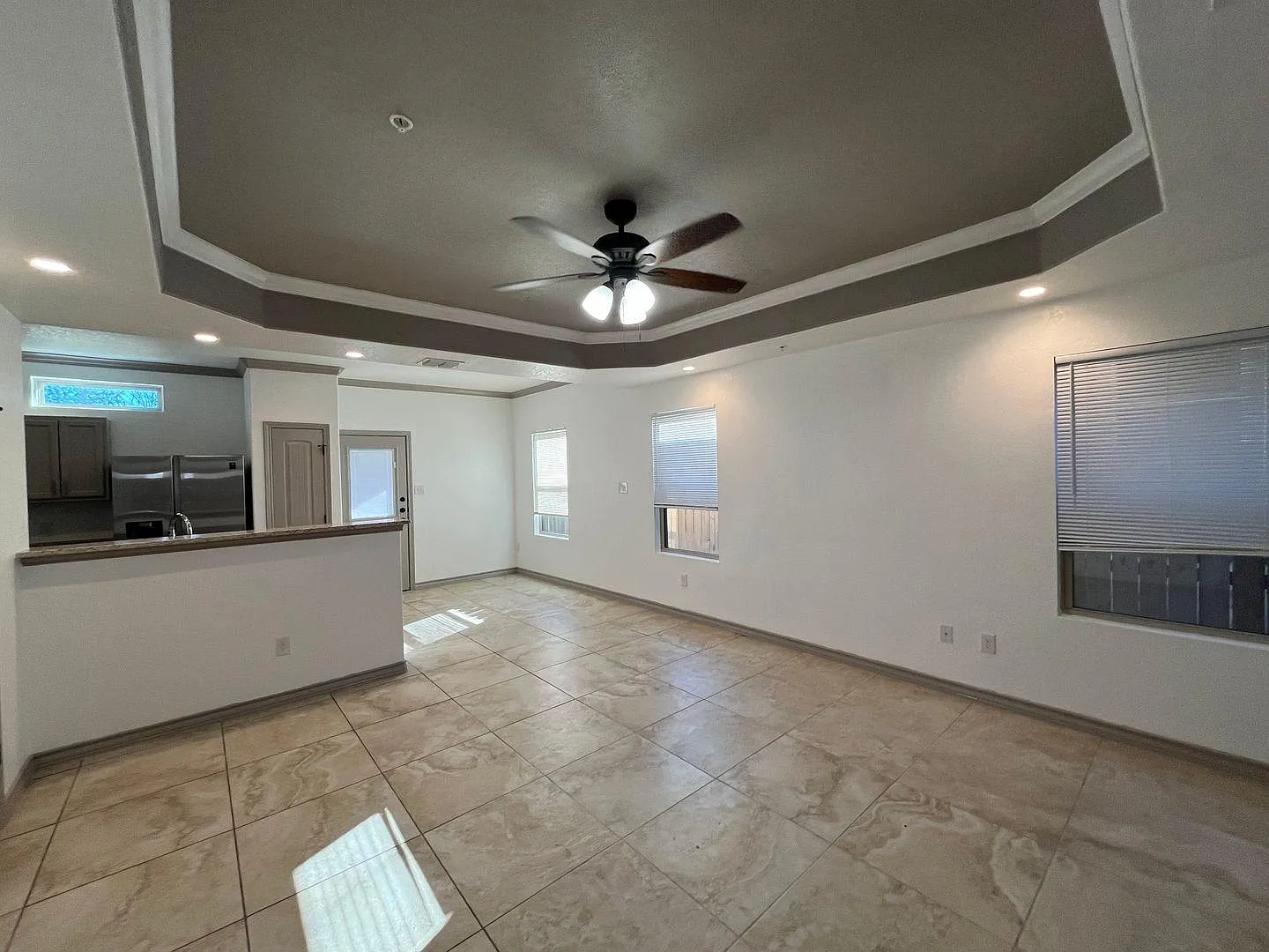 3 bed, 2.5 bath, 1324 sqft, $1,650 — Photo 4