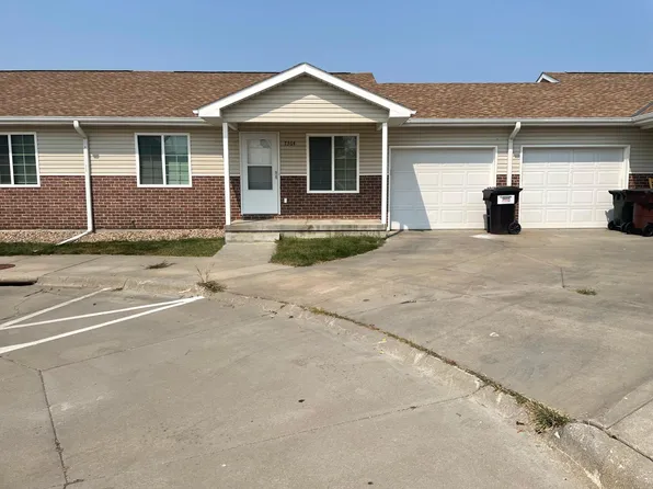 7364 Mercy Ln, Hickman, NE 68372