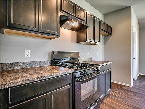 4th image of 1705 Cambridge Row