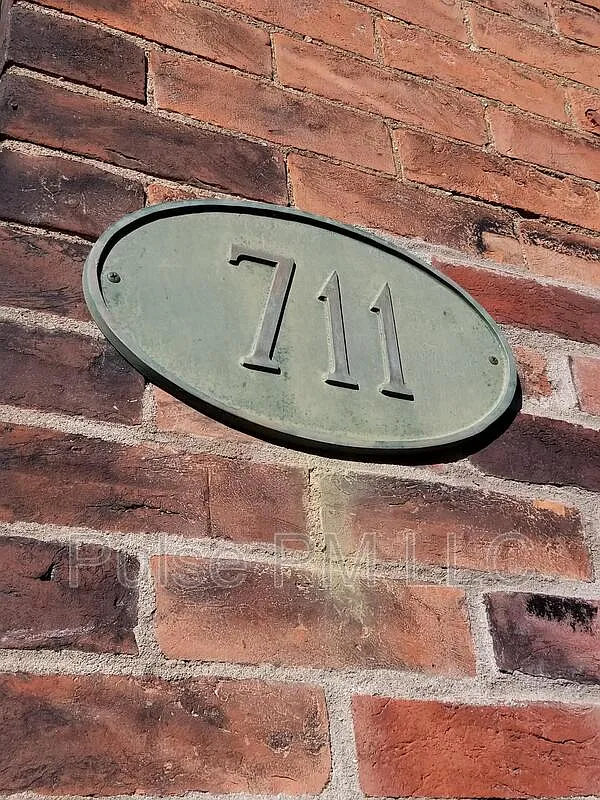 1 bed, 1.0 bath, 1125 sqft, $1,500 — Photo 2