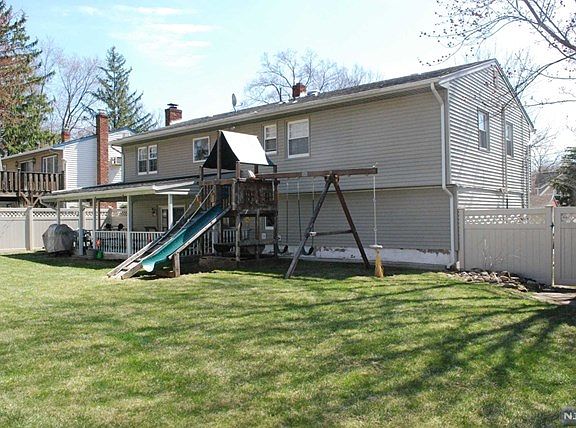 2nd image of 18 Hopper Ave
