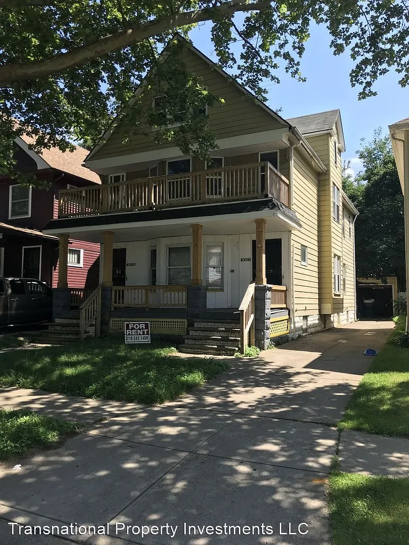 10518 Englewood Ave photo 1