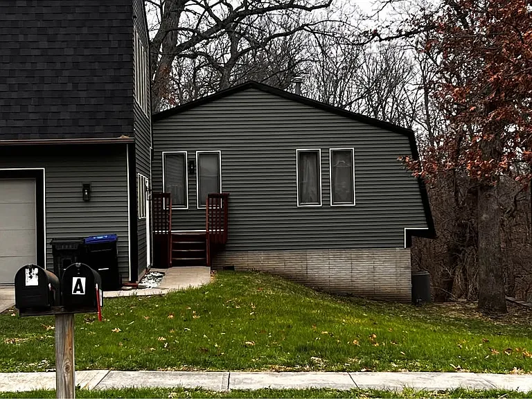 Eastview Dr — Photo 1