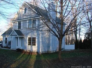 10 Mathieu Ln, East Hampton, CT 06424