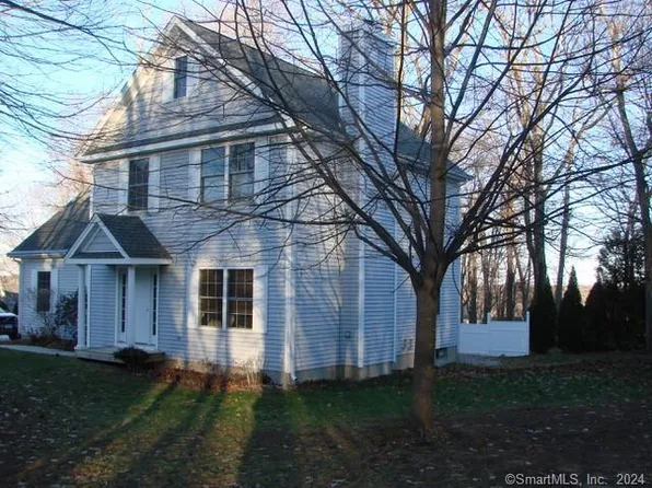 10 Mathieu Lane, East Hampton, CT 06424