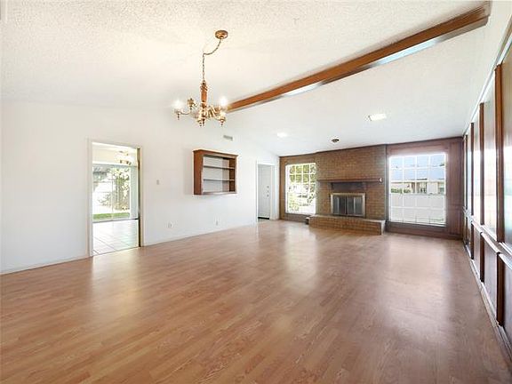 5th image of 608-610 Woodhaven Pl