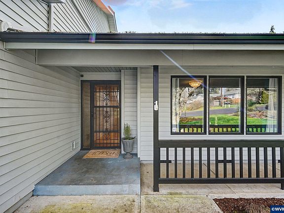 5th image of 1028 Oakhill Ave SE