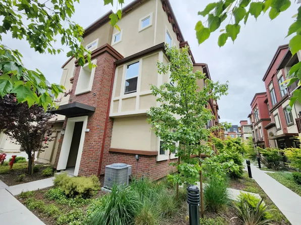 1025 Gabbiano Ln #1, San Jose, CA 95131