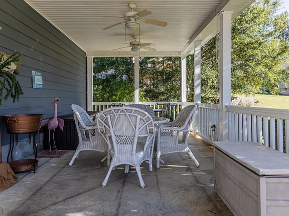 3rd image of 268 Brandon Ct