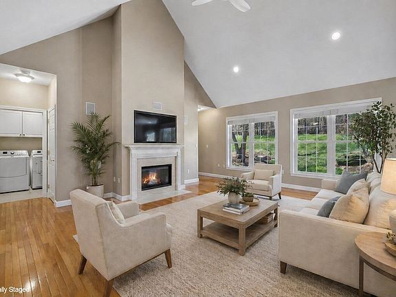 4th image of 32 White Pine Lane