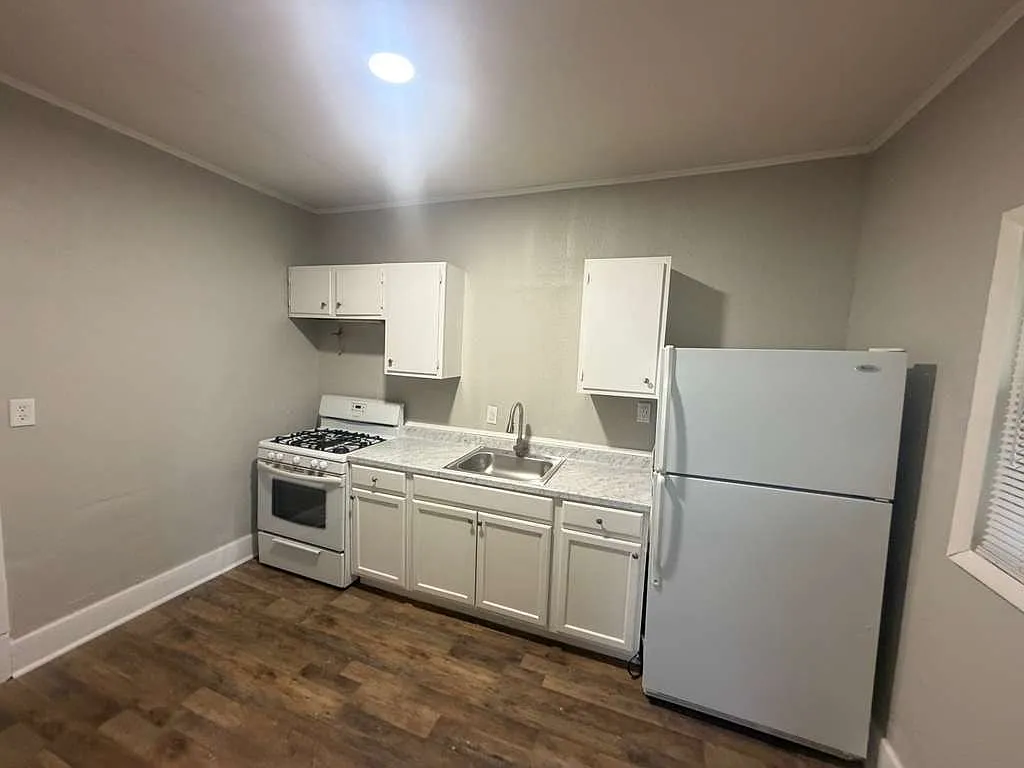 Studio, 528 sqft, $850 — Photo 3