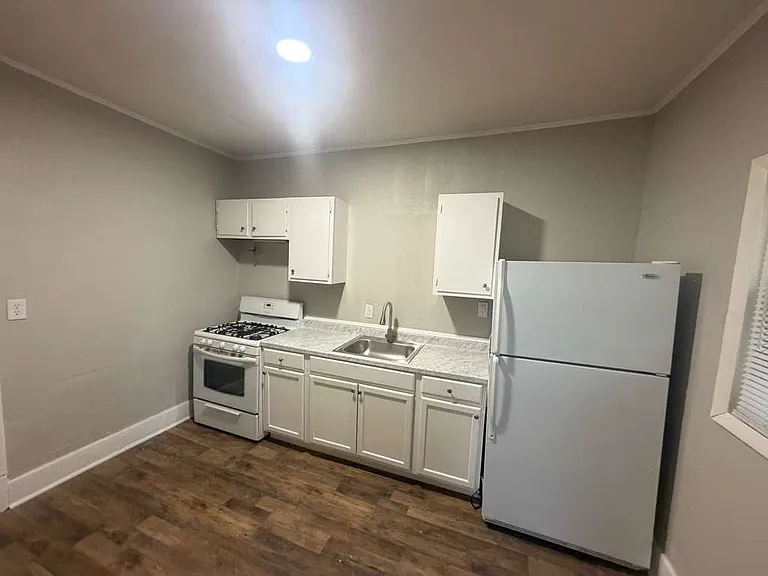 1043 S Bell St #3 — Photo 3