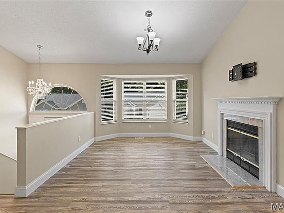 4th image of 725 Highland Ave