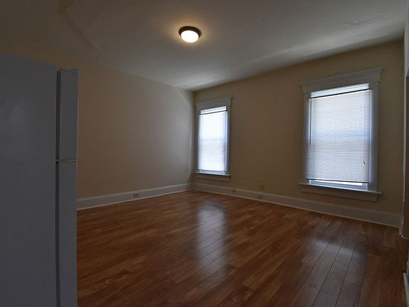 3rd image of 1456 Neil Ave APT 3C
