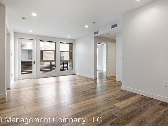 5th image of 1122 Pico Blvd APT 104