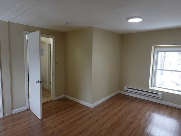 4th image of 15 Mount Pleasant St APT 1