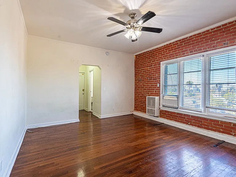 1059 S. Manhattan Pl — Photo 20