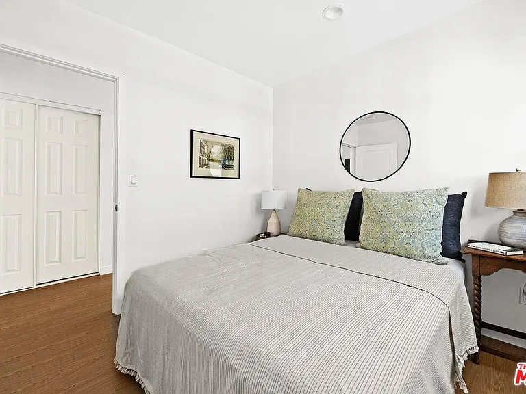 2819 3rd Ave #2819 — Photo 3