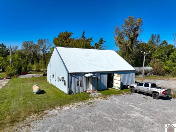 300 Spar Mill Rd, Marion, KY 42064