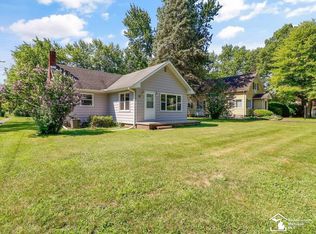 82 E Chestnut St, Petersburg, MI 49270