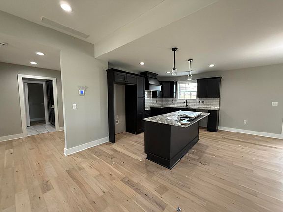 5th image of 860 Denali Dr